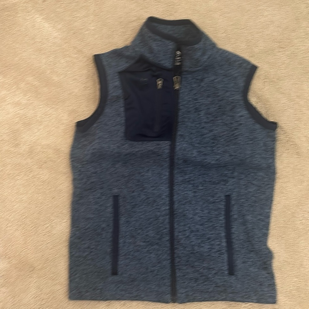 Southern Tide vest 
Navy/blue
Youth size L 12-14